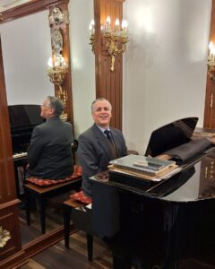 Lee más sobre el artículo Medicina que trabaja con el espíritu, la musicoterapia por el Dr. Julio Lazarte